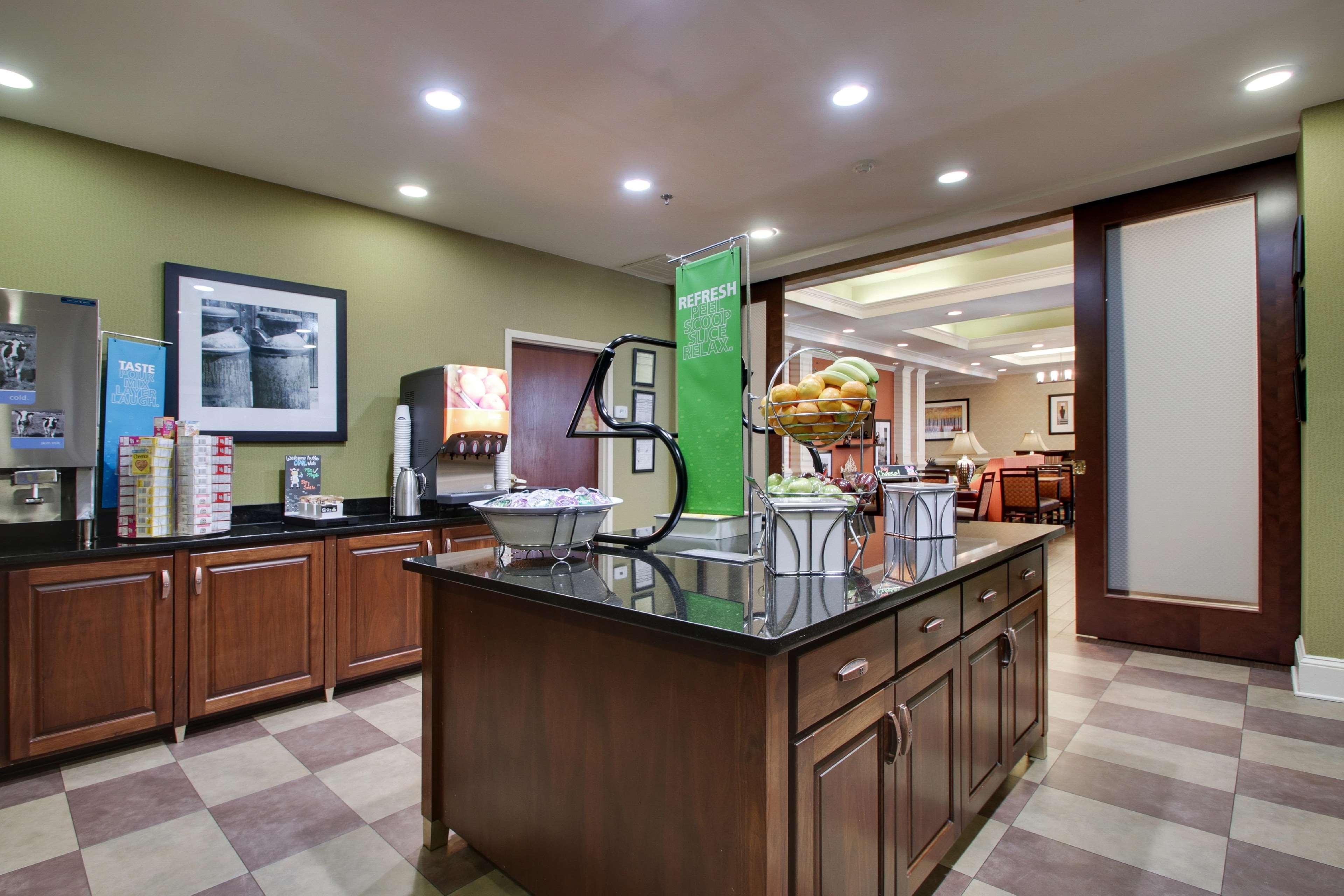 Hampton Inn Warner Robins Exterior photo